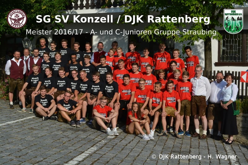 Die beiden Meistermannschaften der Saison 2016/17 der A- und C-Junioren der SG SV Konzell / DJK Rattenberg